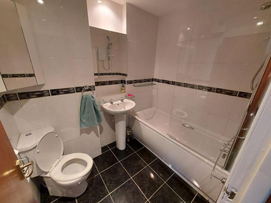 Granite Getaways - Union Skyview Apartment Aberdeen Bagian luar foto