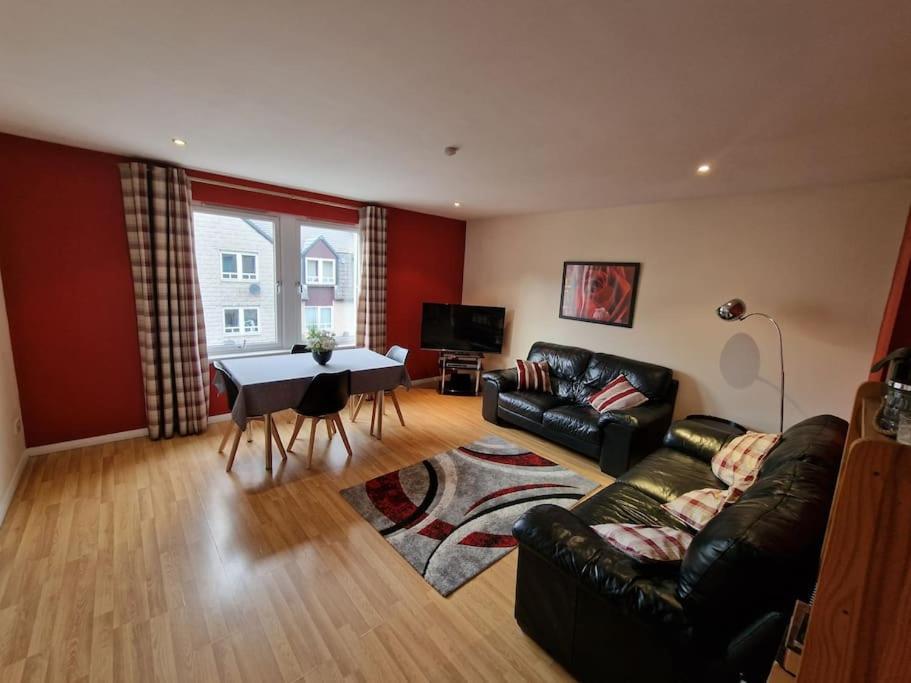Granite Getaways - Union Skyview Apartment Aberdeen Bagian luar foto