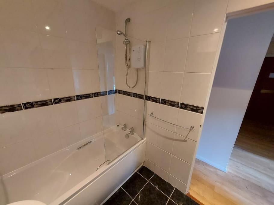 Granite Getaways - Union Skyview Apartment Aberdeen Bagian luar foto